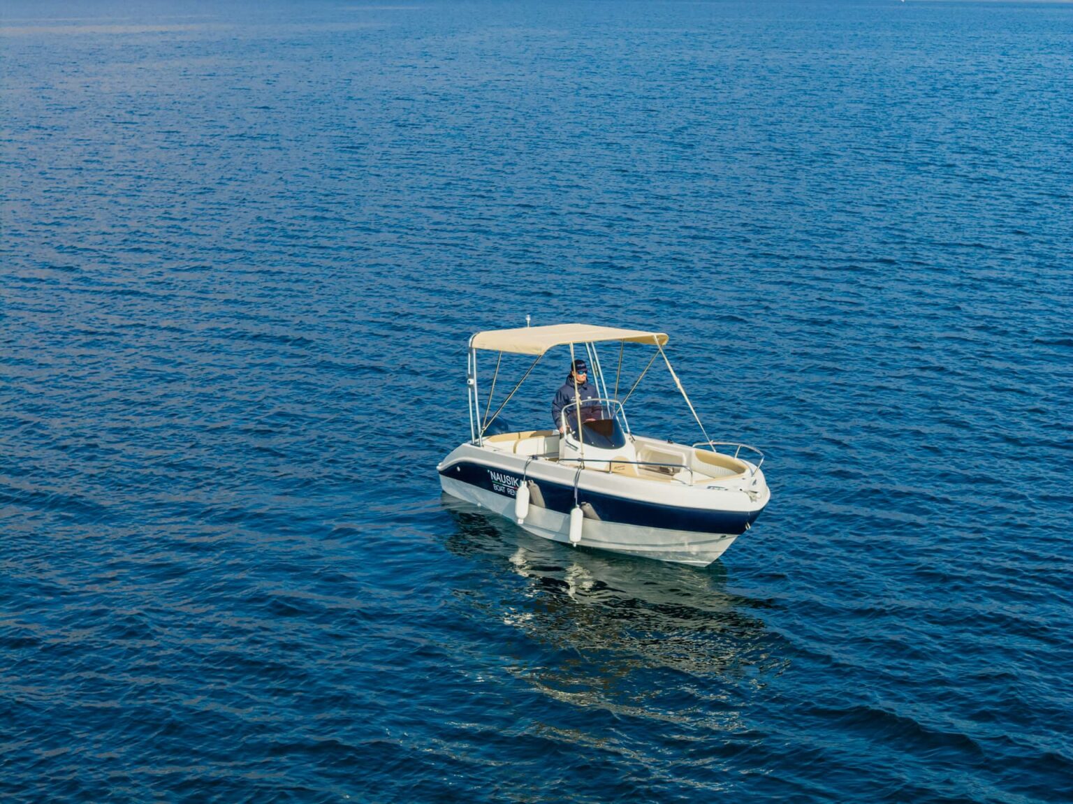 AS 19 GL Open - barca senza patente nautica a noleggio sul Lago di Como