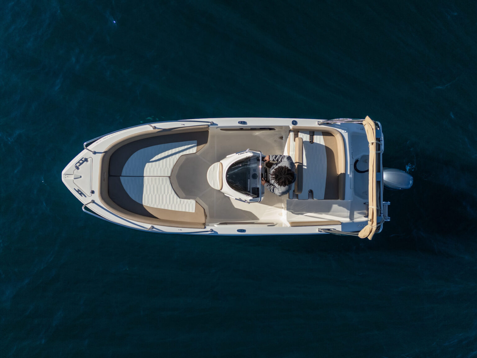 AS 19 GL Open - barca senza patente nautica a noleggio sul Lago di Como