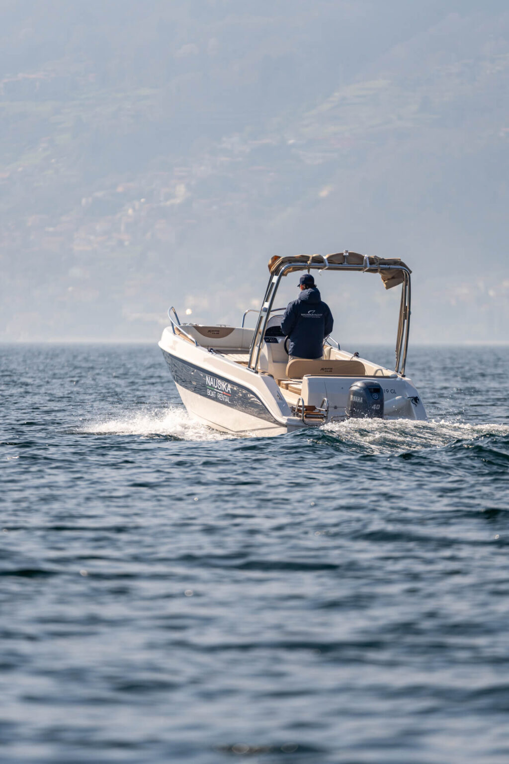 AS 19 GL Open - barca senza patente nautica a noleggio sul Lago di Como