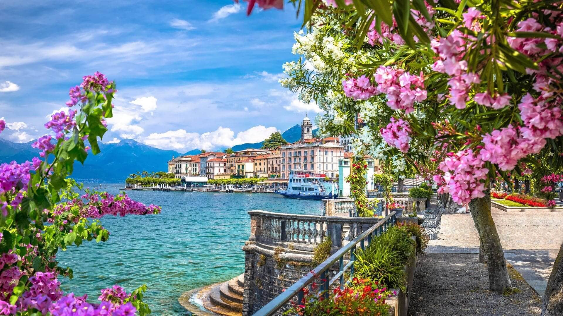 visitare bellagio in barca con un boat tour sul lago di como