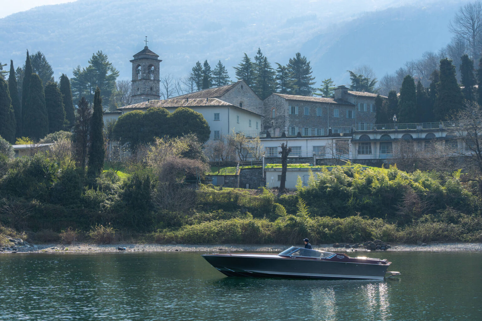 imbarcazione Colombo 29 in navigazione sul lago di Como