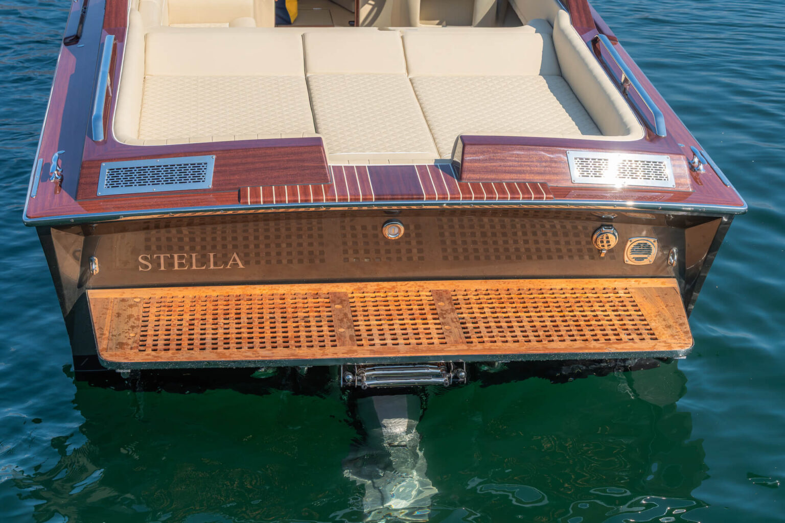 imbarcazione Colombo 29 in navigazione sul lago di Como