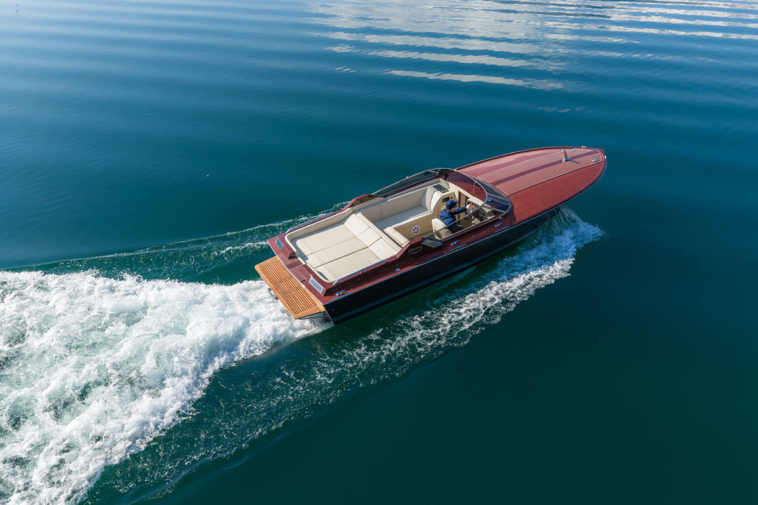 imbarcazione Colombo 29 in navigazione sul lago di Como