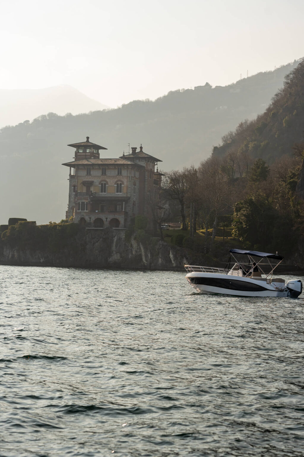 barca Eden 26 per boat tour sul Lago di Como