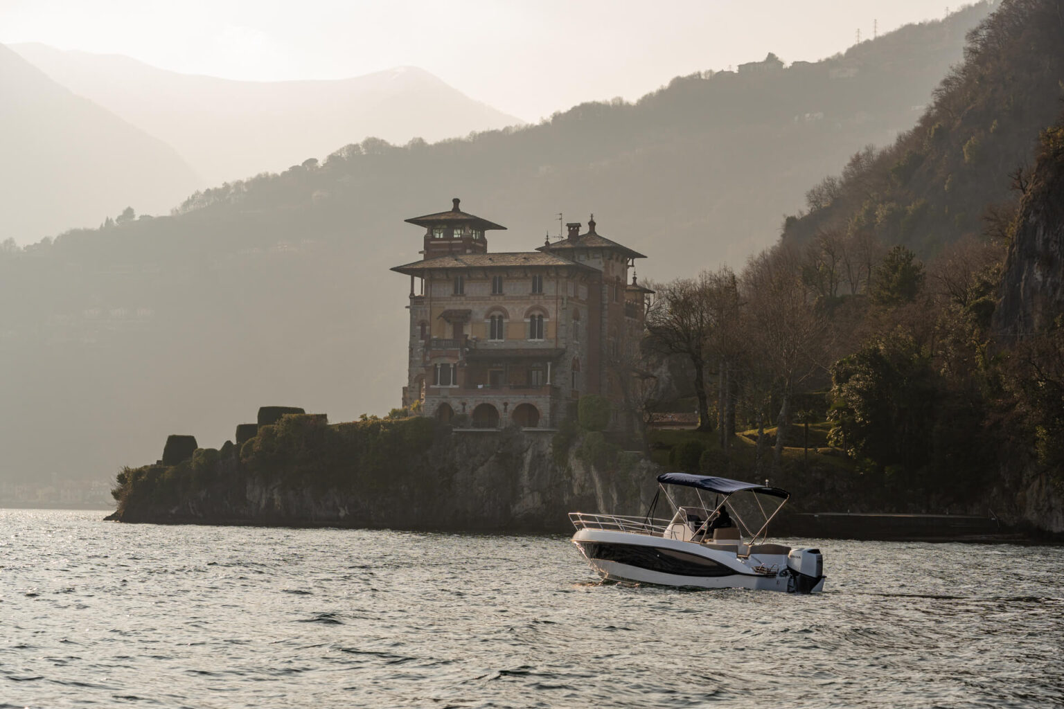 barca Eden 26 per boat tour sul Lago di Como