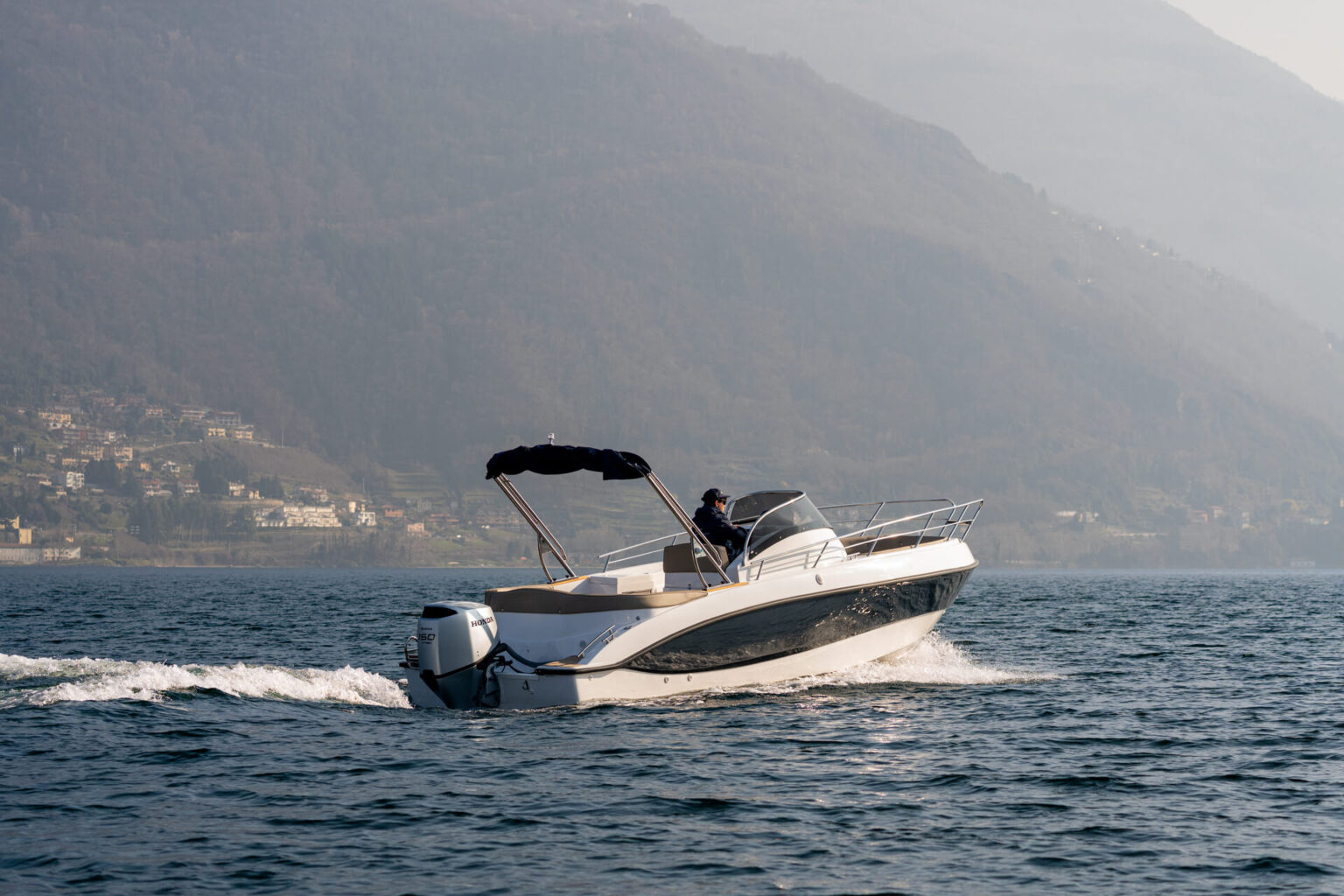 barca Eden 26 per boat tour sul Lago di Como