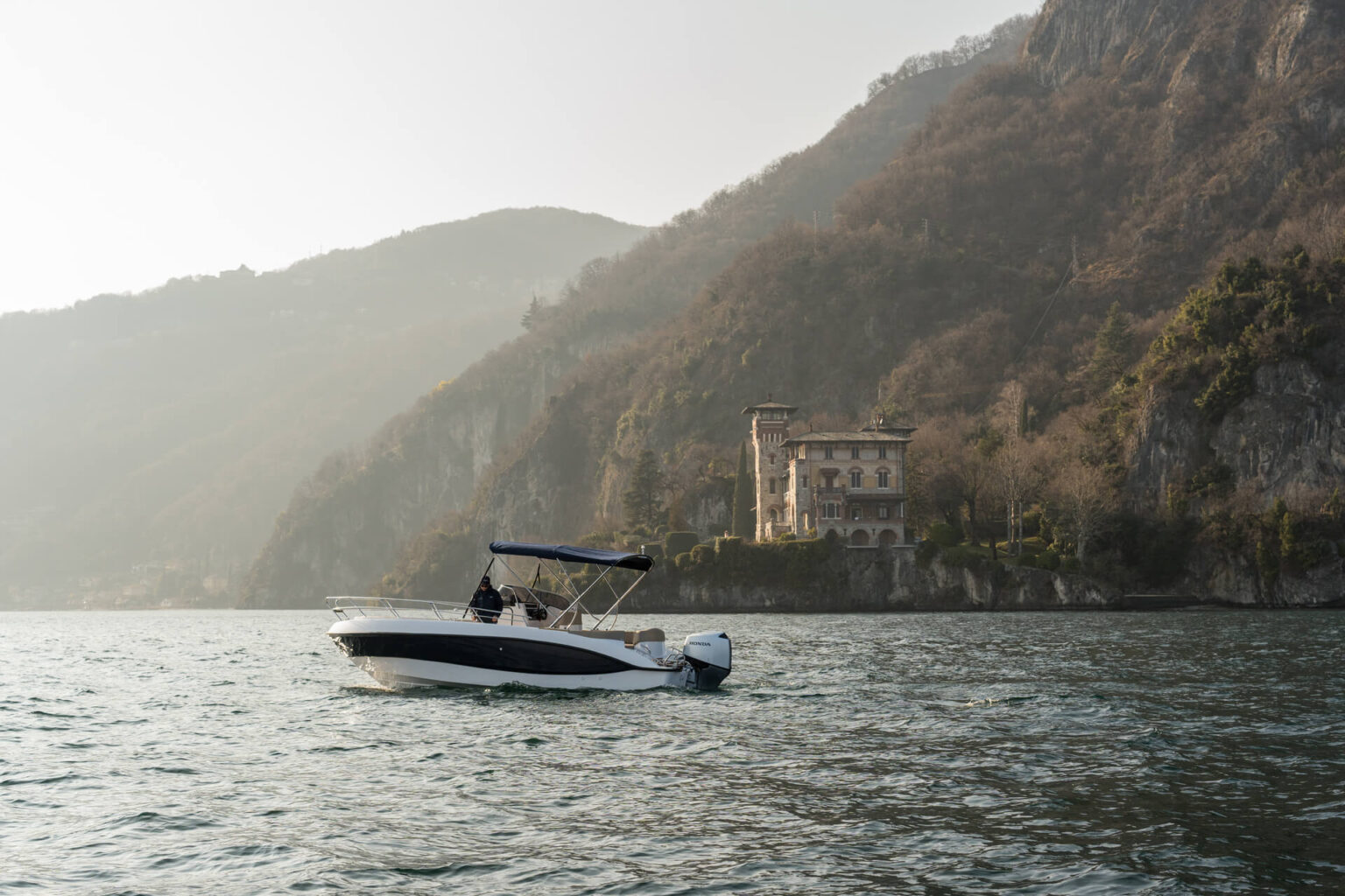 barca Eden 26 per boat tour sul Lago di Como