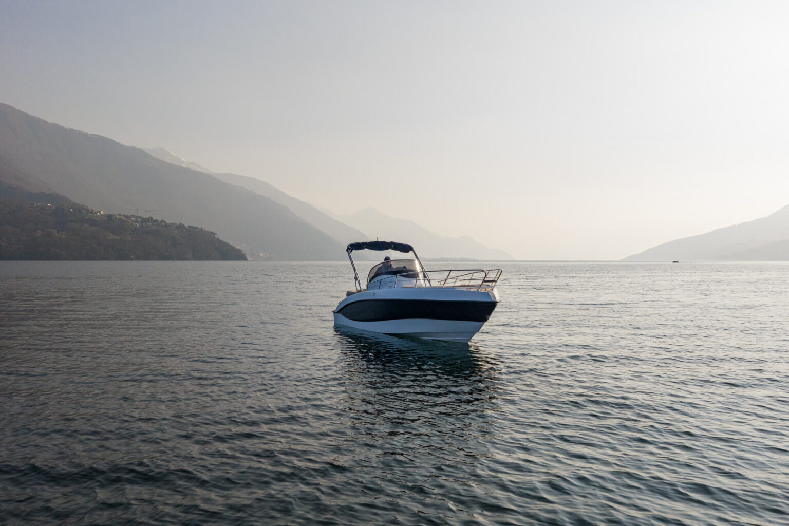 barca Eden 26 per boat tour sul Lago di Como