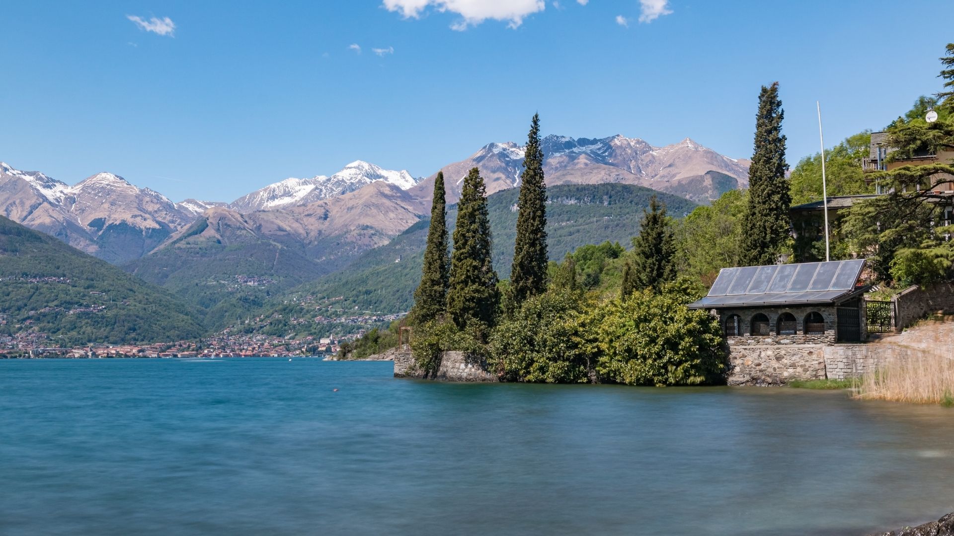 baia e spiaggia di Piona sul lago di Como