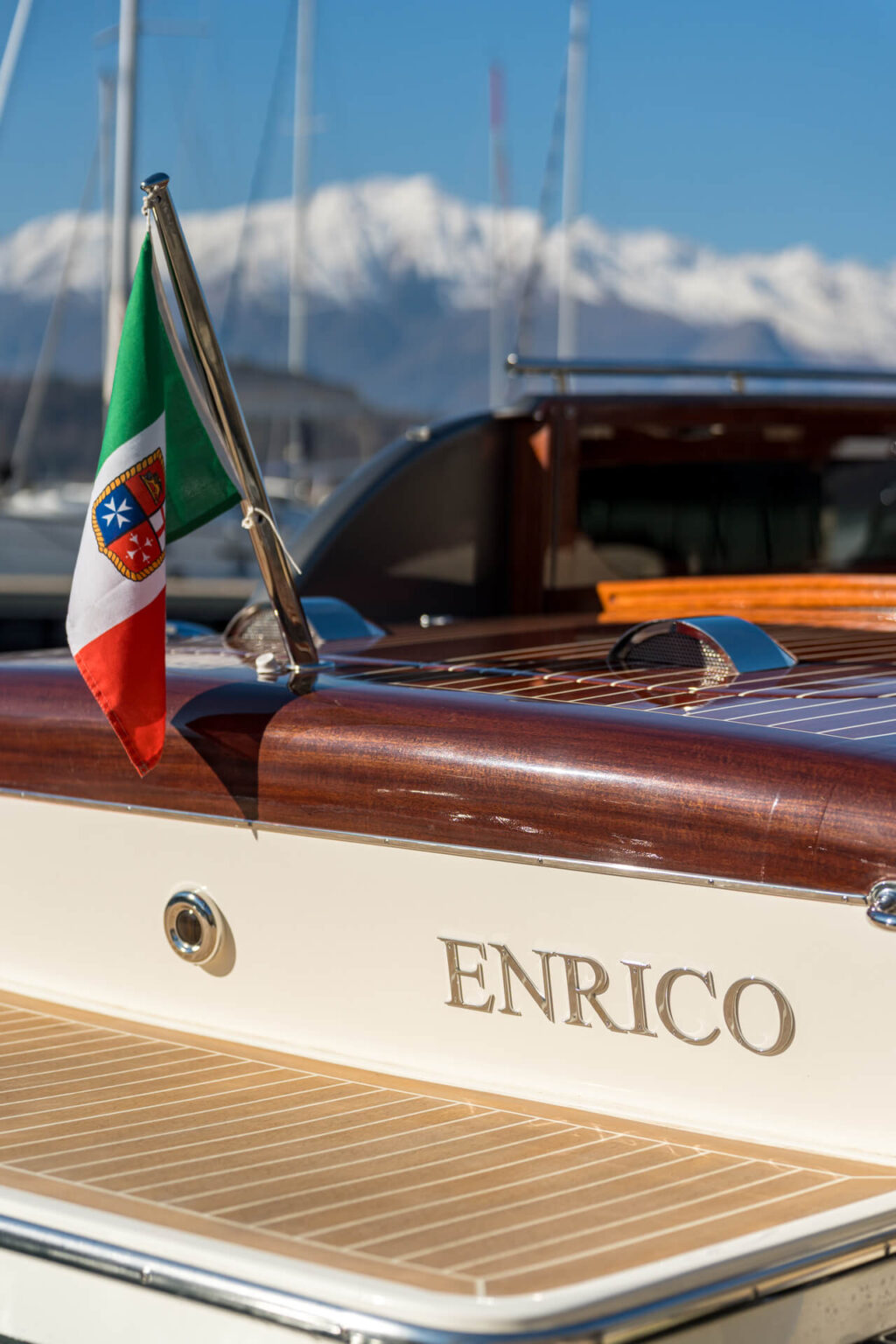dettaglio barca Venetian Taxi Limousine "Enrico" sul Lago di Como