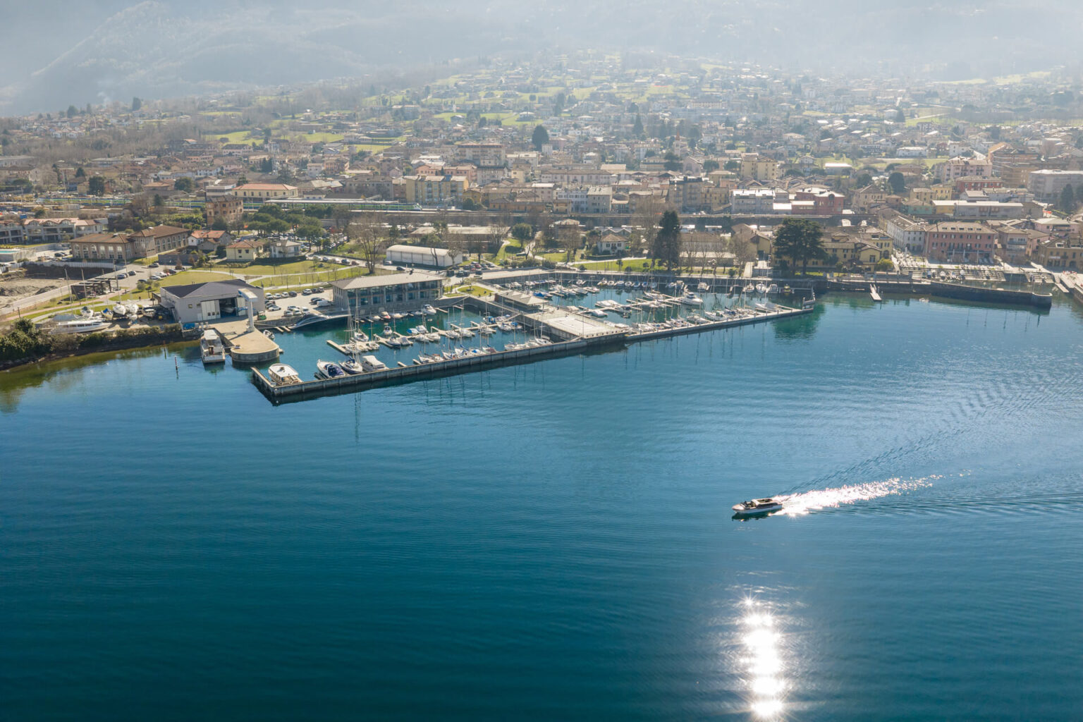 barca Venetian Taxi Limousine sul Lago di Como a Colico